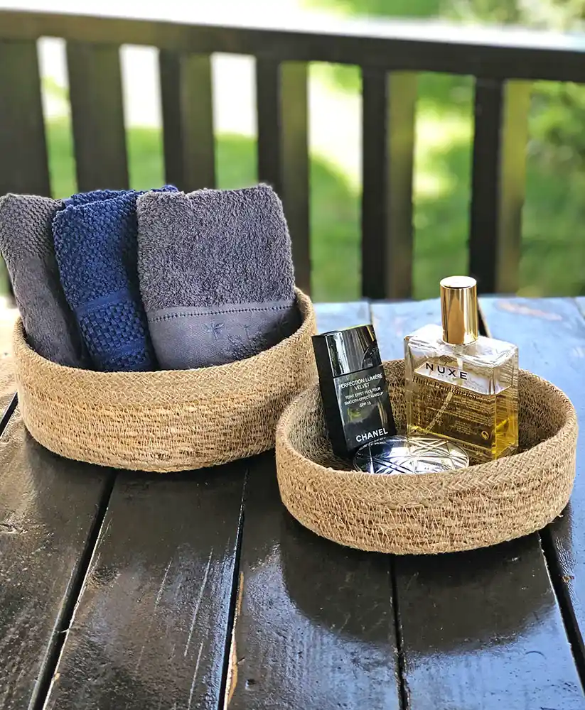 Hasır Havlu Sepetleri ile Evinizde Doğal ve Şık Bir Düzen Yaratma Rehberi