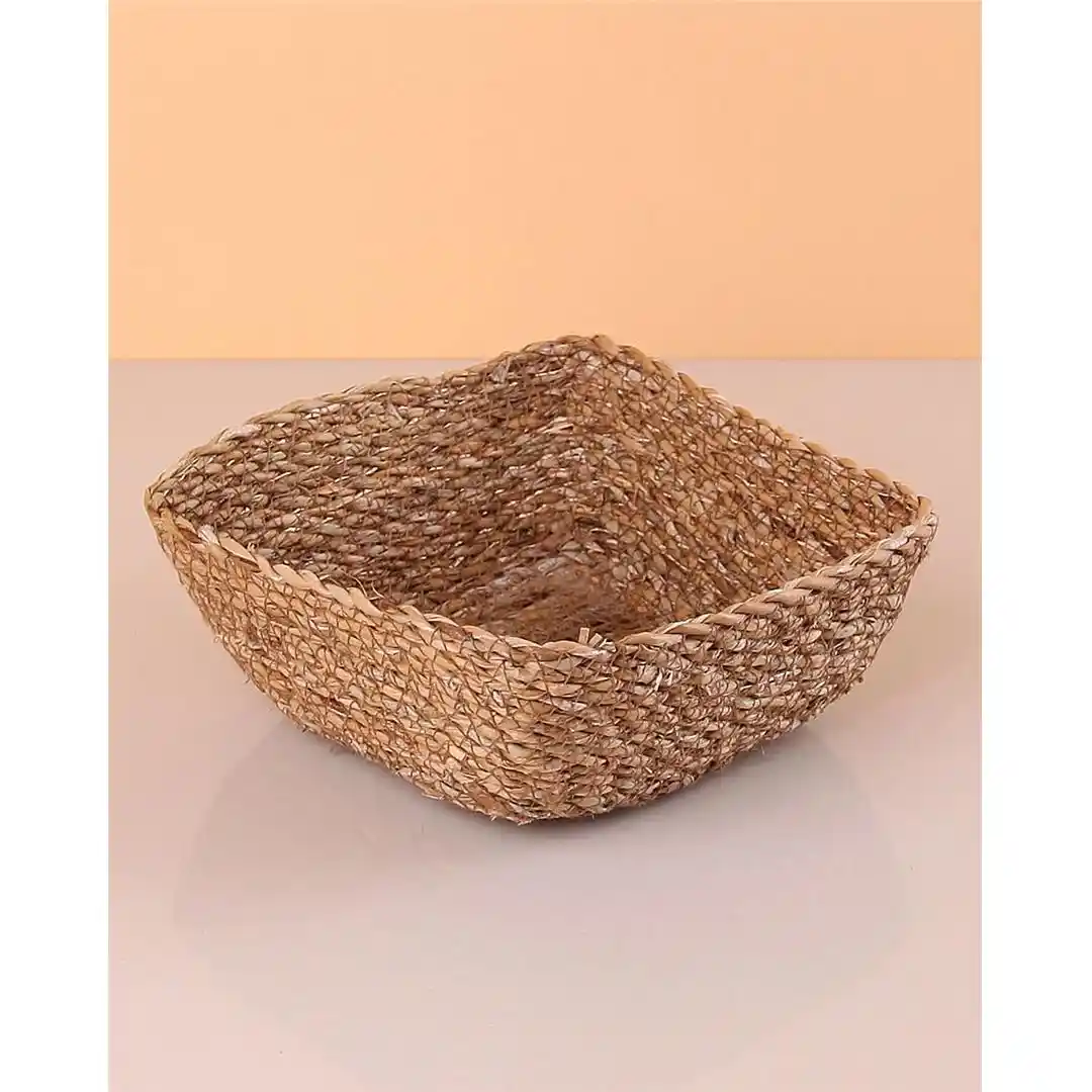 Hasır Kare Sepetlerle Dekorasyonunuzu Güncelleyin Doğal ve Şık Çözümlerle Ev Düzeni