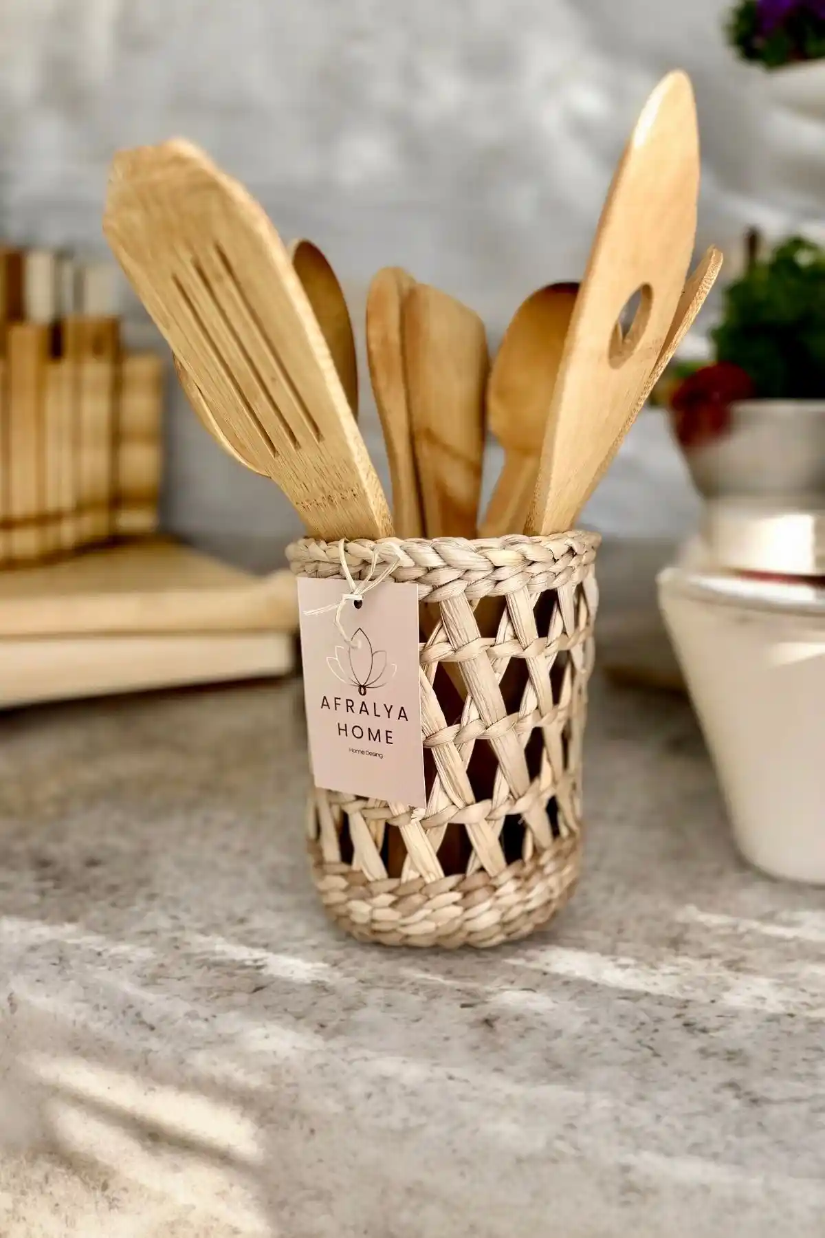 Hasır Kaşıklık ile Mutfağınıza Doğal ve Şık Bir Dokunuş Yapmanın Yolları