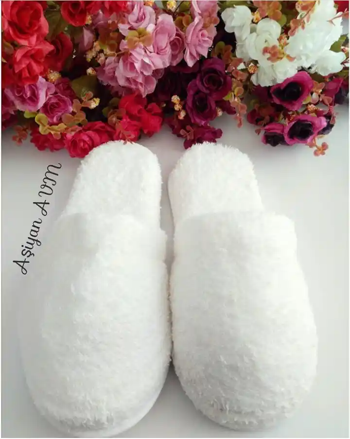 Havlu Terlik Dekorasyonda Şıklık ve Konforun Modern Buluşması