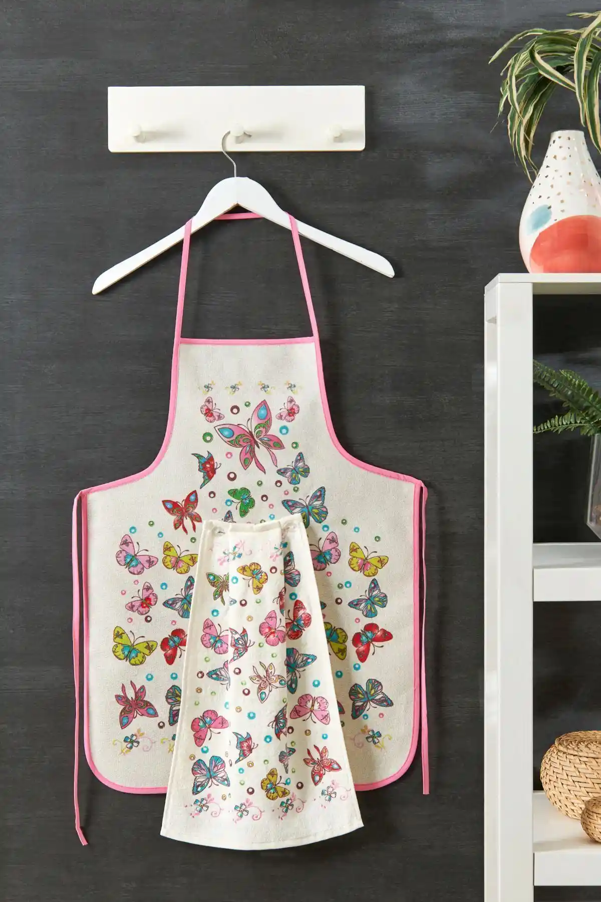 Havlulu Mutfak Önlüğü Dikimi: İşlevsel ve Dekoratif Kendin Yap Projesi