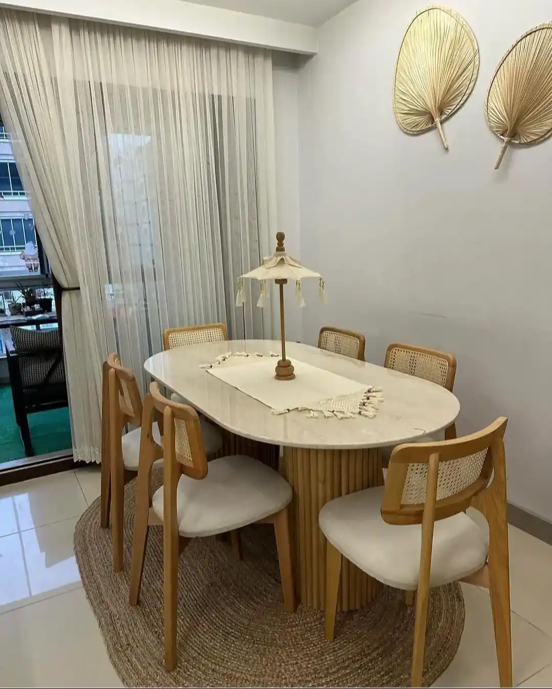 Hazeran Yemek Masası Takımıyla Evinize Zarif ve Dayanıklı Dekorasyon Çözümleri