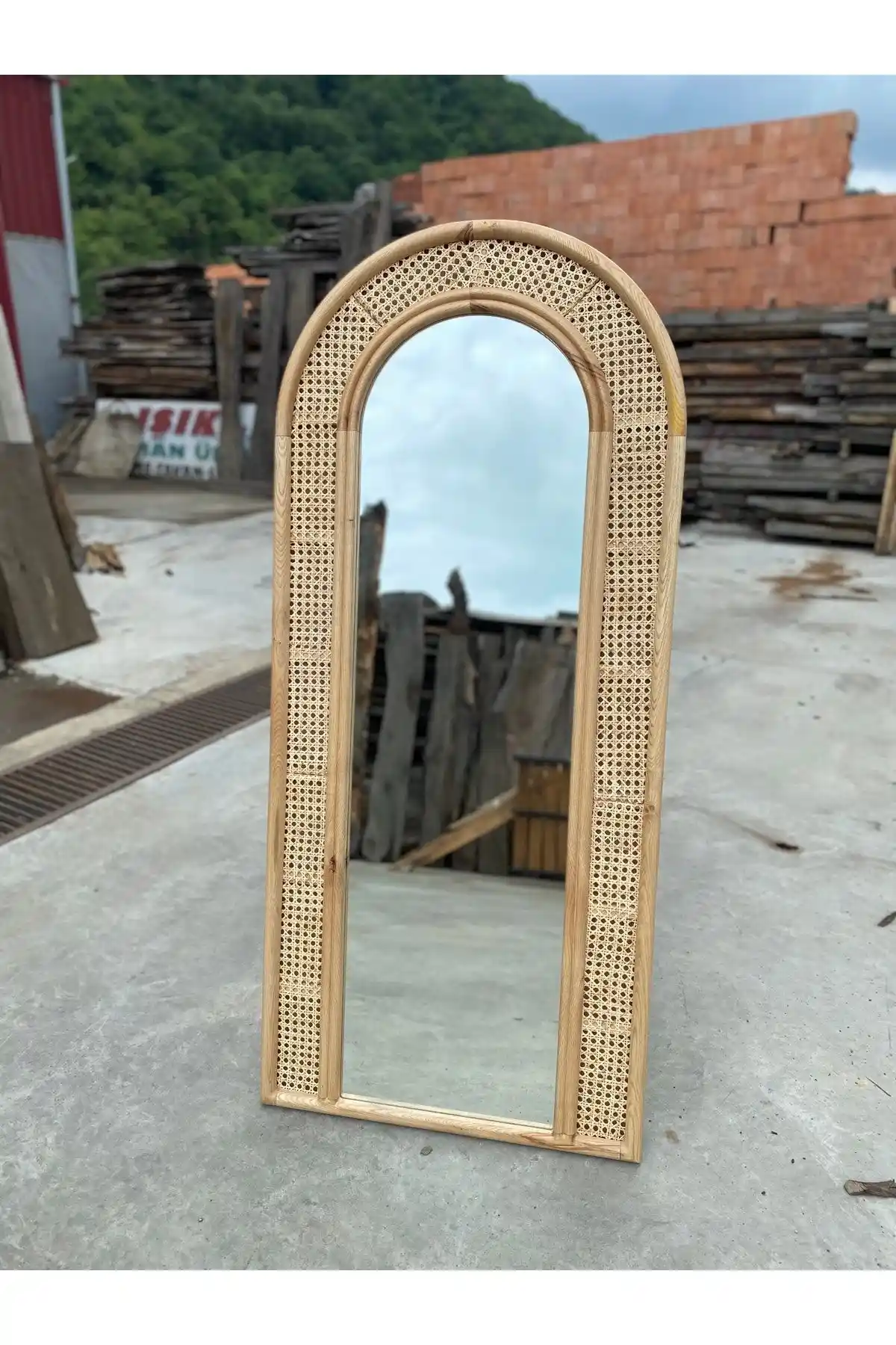 Hazeranlı Aynalar ile Modern ve Klasik Dekorasyonlarda Şıklık ve Fonksiyonellik