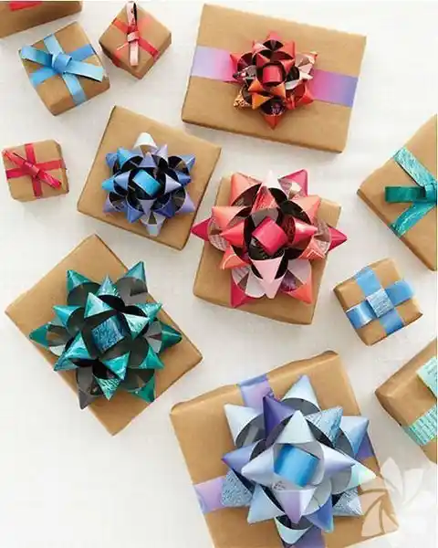 Hediye Süsleriyle Dekorasyonda Şıklık ve Anlam Yaratma Rehberi