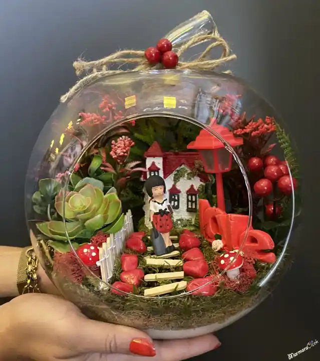 Hediye Teraryum Nedir ve Dekorasyonda Kalıcı, Şık Seçenekler Sunar