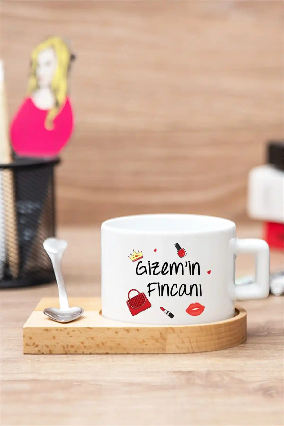 Hediyelik Fincanların Dekorasyondaki Önemi ve Yaratıcı Kullanım Alanları