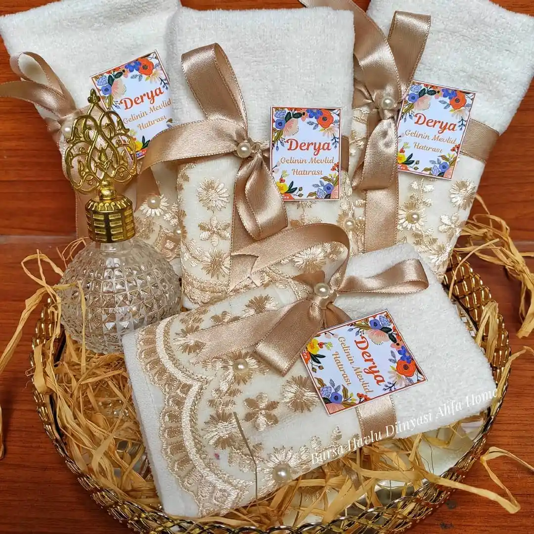 Hediyelik Havlular ile Dekorasyonda Şıklık ve Pratiklik Sağlayan Çözümler