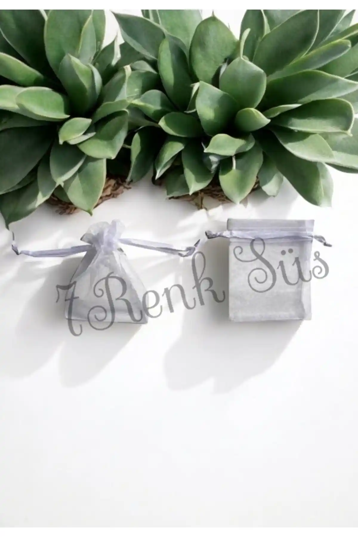 Hediyelik Tül: Dekorasyon ve Hediye Dünyasında Şıklığın Anahtarı