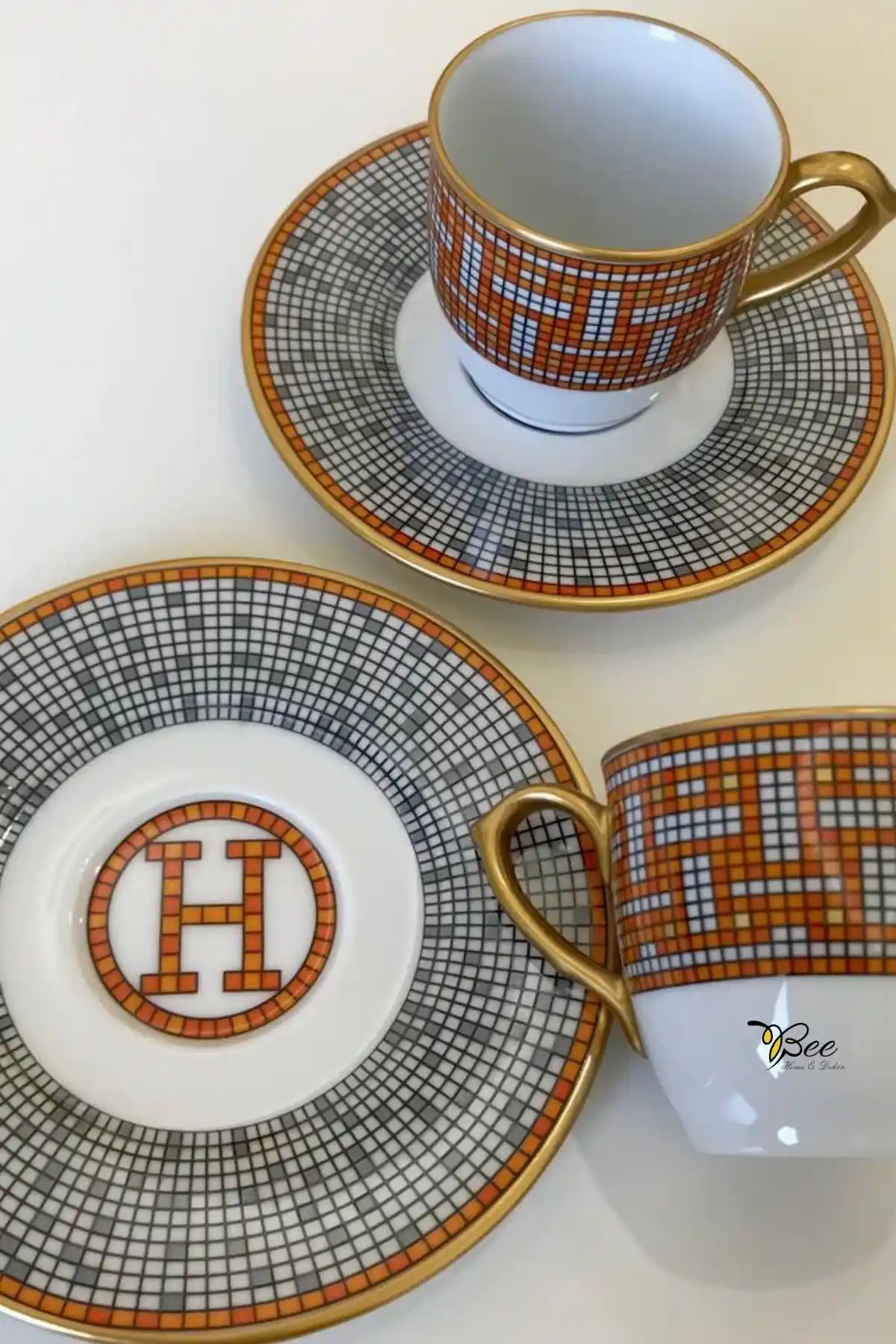 Hermès Kahve Fincanları ile Ev Dekorasyonunda Zarif ve Lüks Dokunuşlar