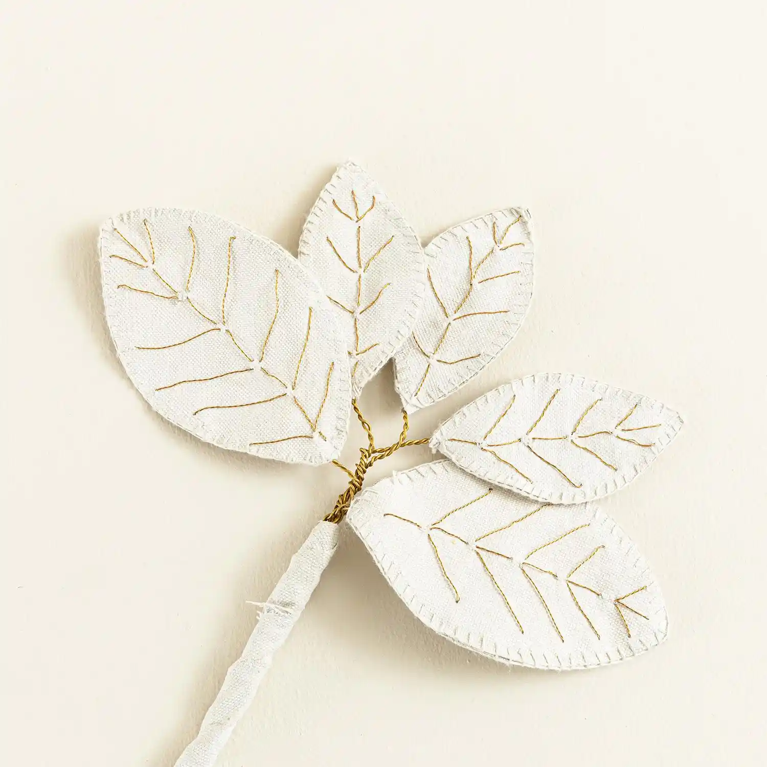 İç Mekanlar İçin Dekor Yaprakları: Doğal ve Zarif Dekorasyon Fikirleri