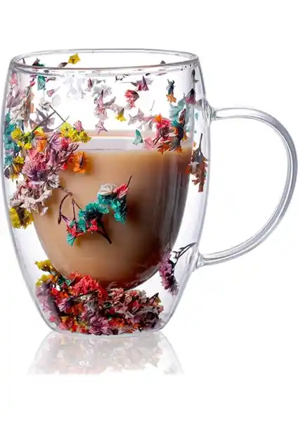 İçi Çiçekli Kupalarla Dekorasyonda Yaratıcı ve Şık Dokunuşlar