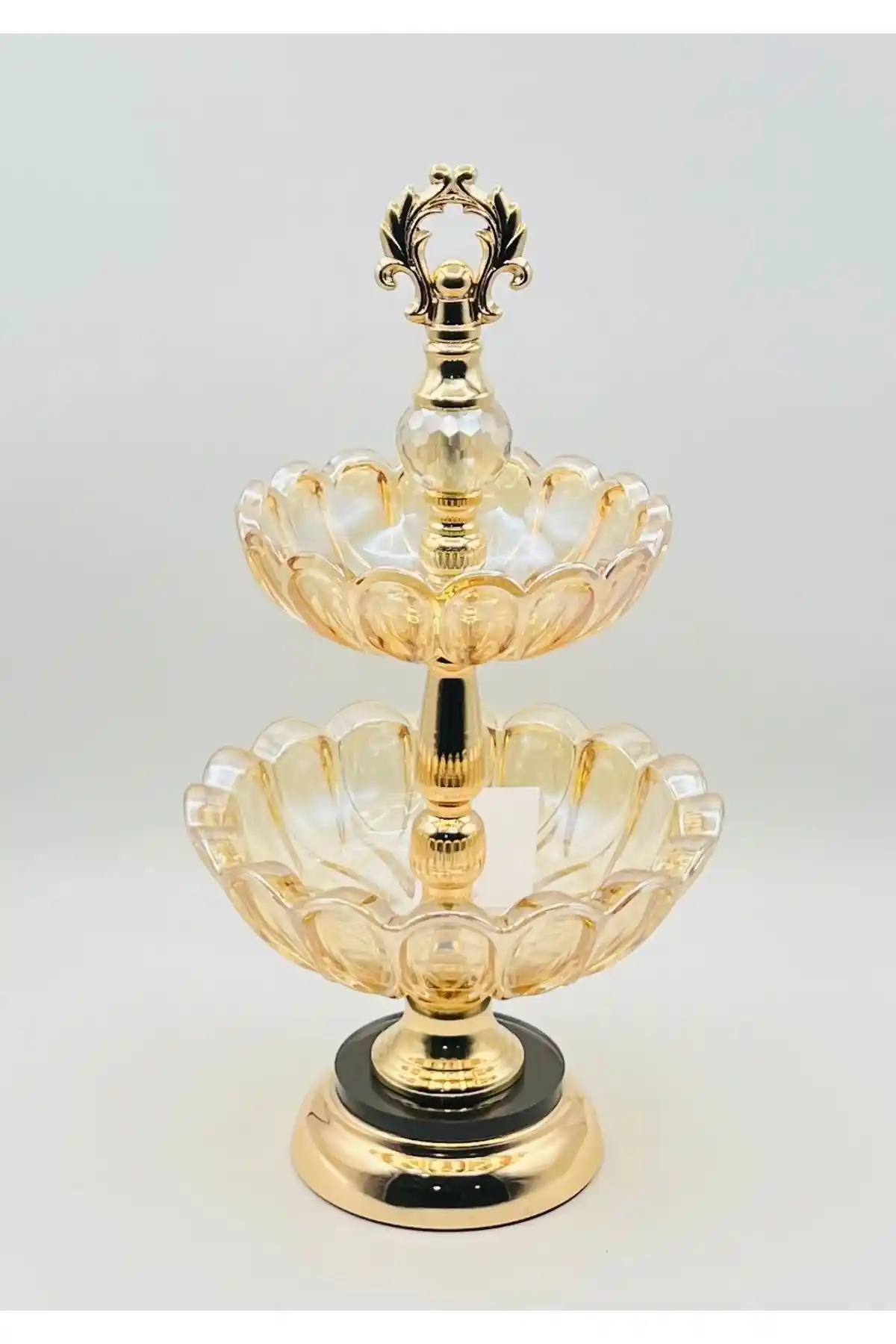 İki Katlı Bayram Şekerliği Dekorasyonda Şıklık ve Fonksiyonellik Bir Arada