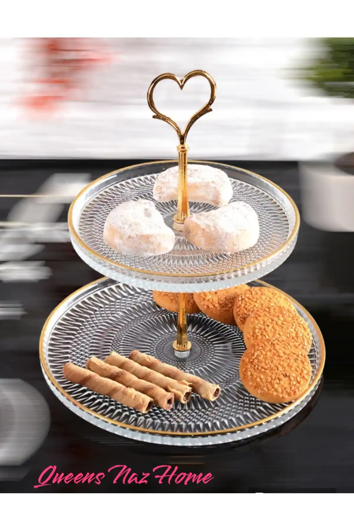 İki Katlı Cam Kurabiyelikler ile Dekorasyonunuza Şıklık Katın ve Pratiklik Sağlayın