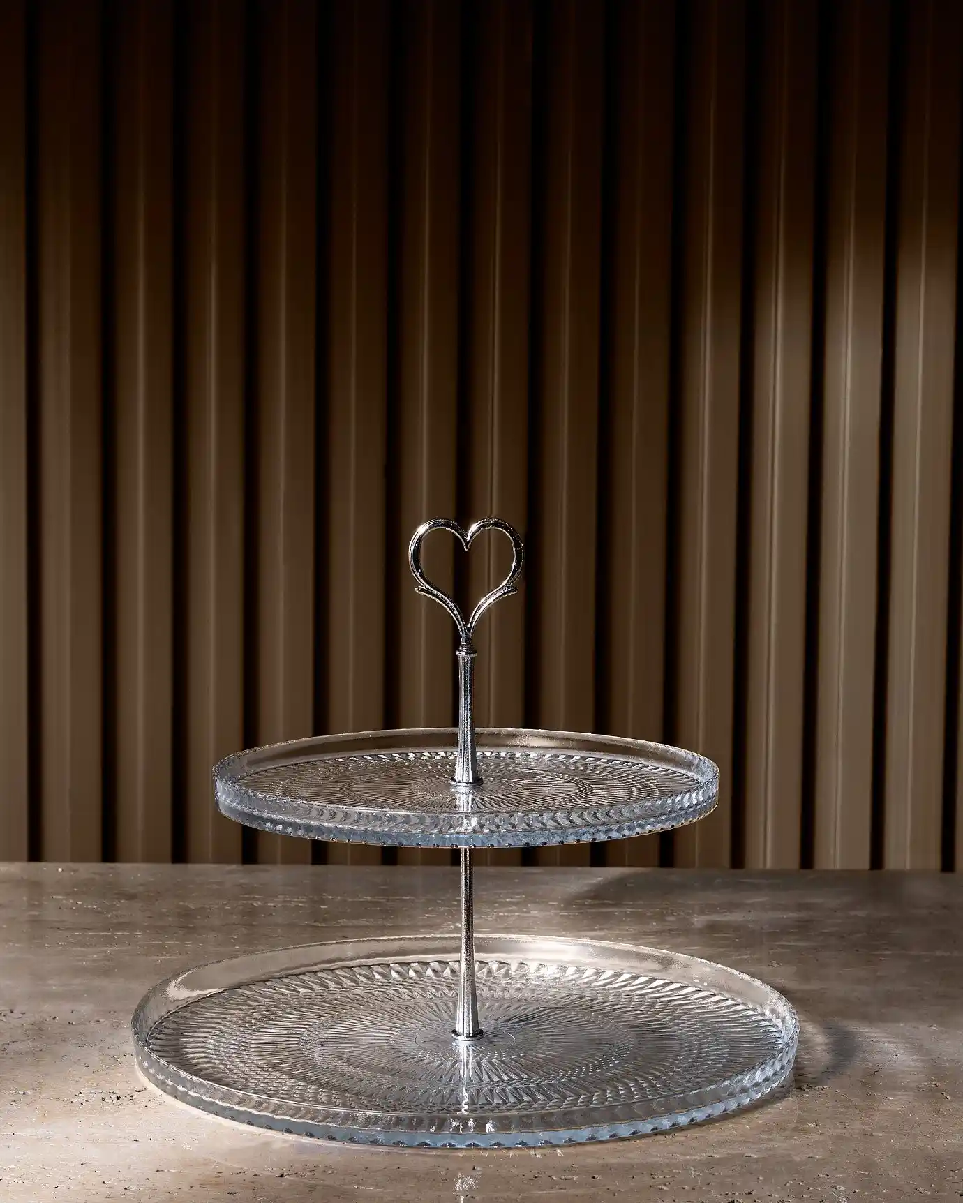 İki Katlı Kek Standlarıyla Dekorasyonunuzu Zenginleştirin ve Şık Sunumlar Yaratın