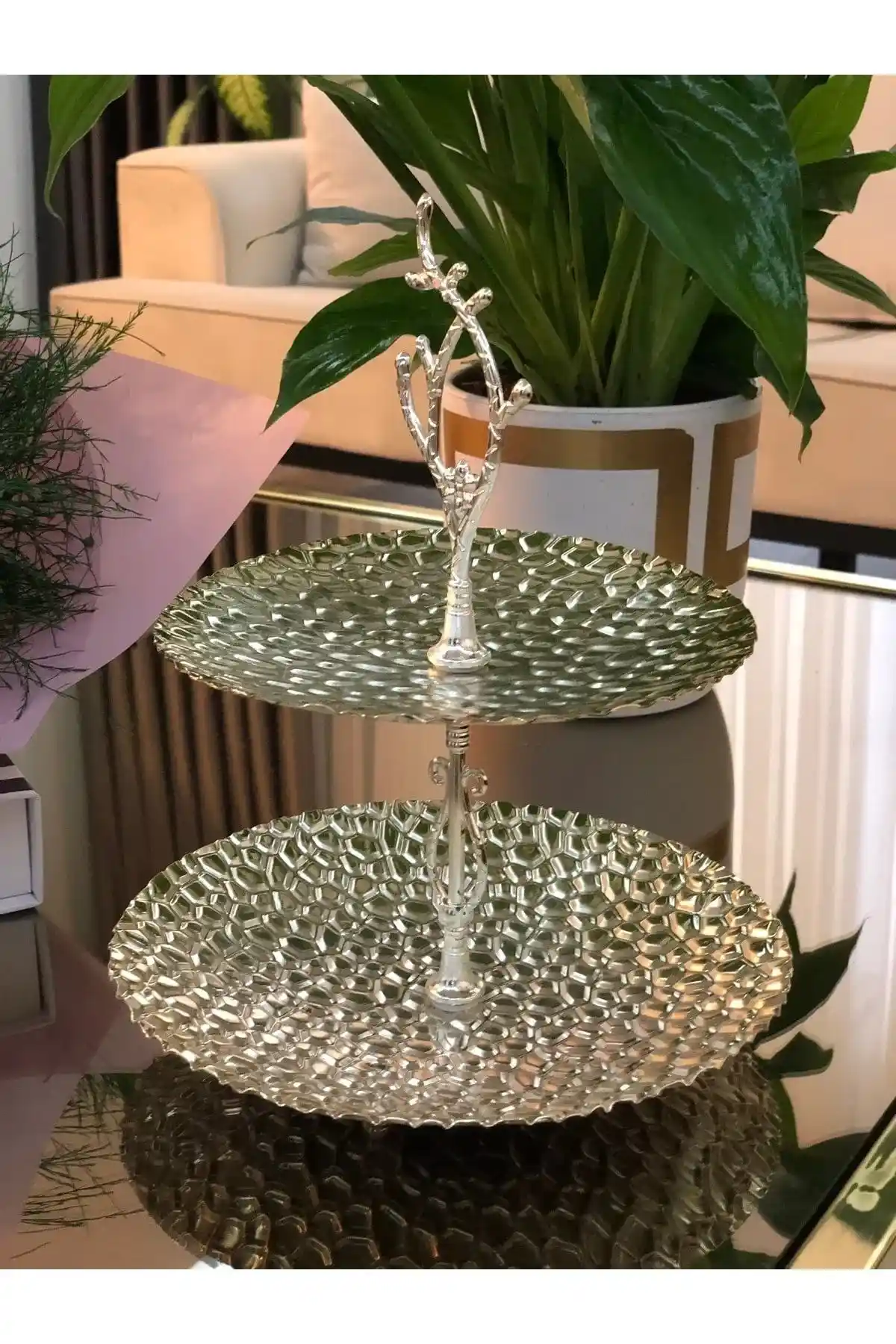 İki Katlı Metal Sunumluklar ile Şık ve İşlevsel Sunumlar Yaratın