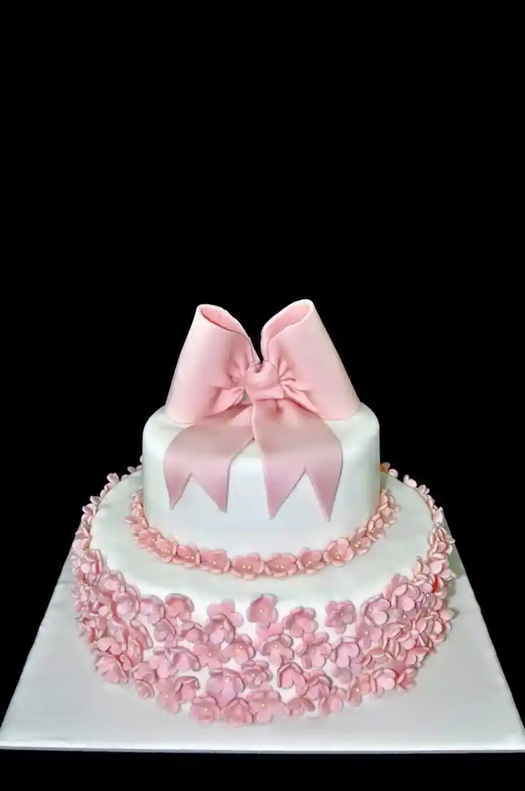 İki Katlı Pasta Modelleri ve Dekorasyon İpuçlarıyla Etkinliklerinizi Şıklıkla Taçlandırın