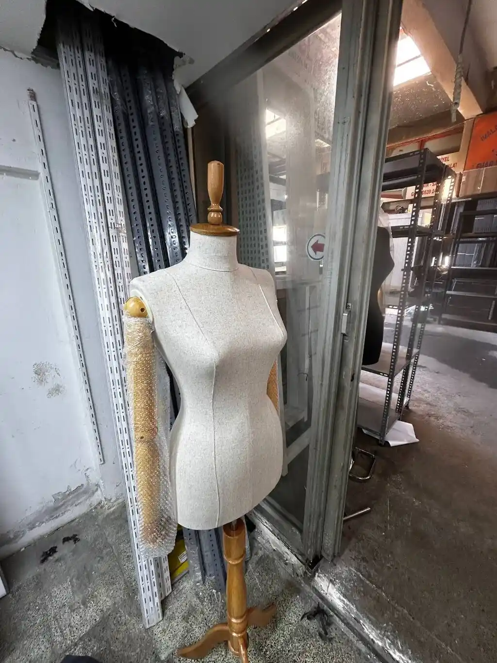 İkinci El Terzi Mankeni ile Dekorasyonunuzu Yenilikçi ve Sürdürülebilir Bir Şekilde Zenginleştirin