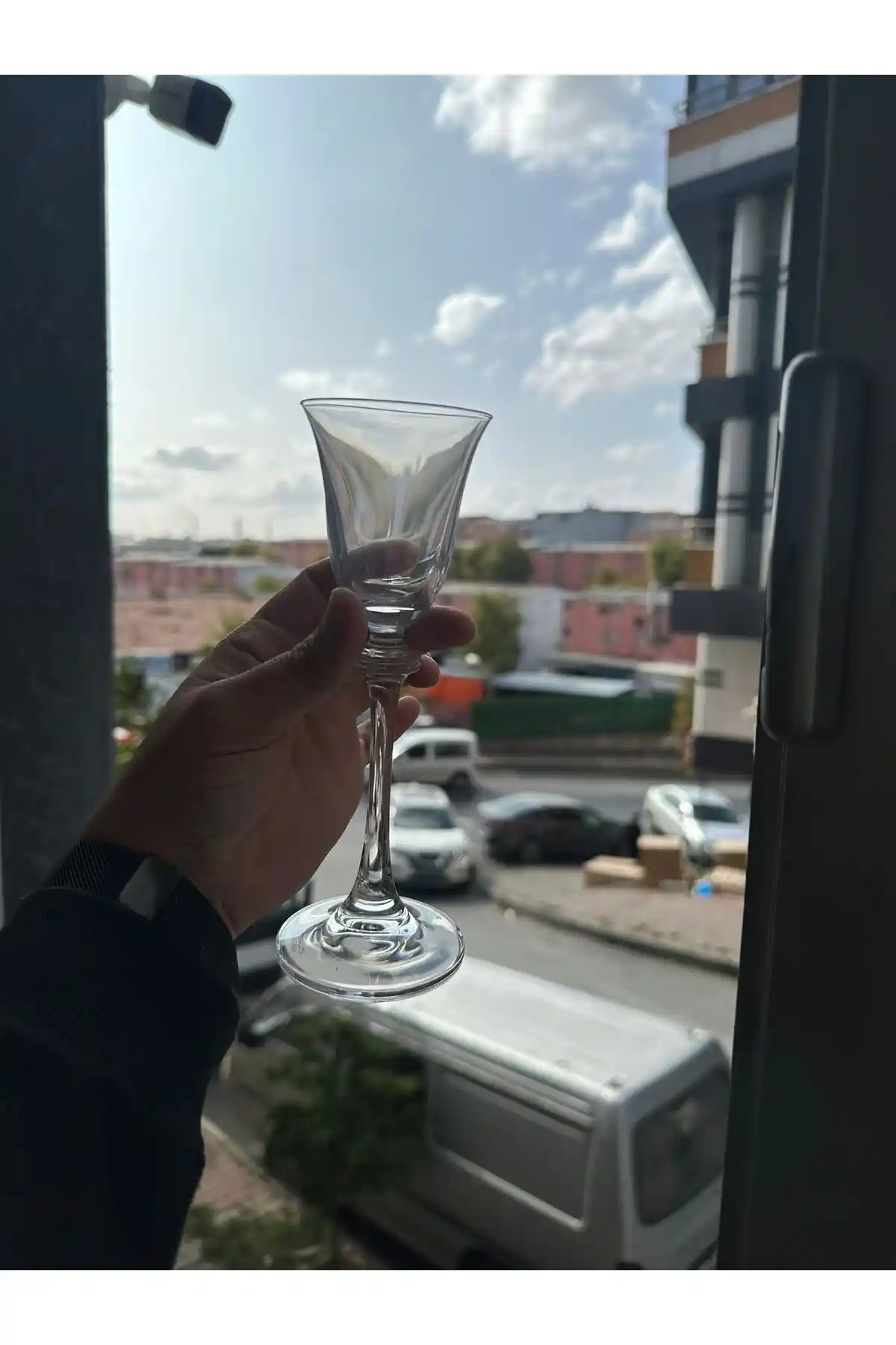 İnce Şarap Kadehinin Dekorasyondaki Yeri ve Stil Önerileri