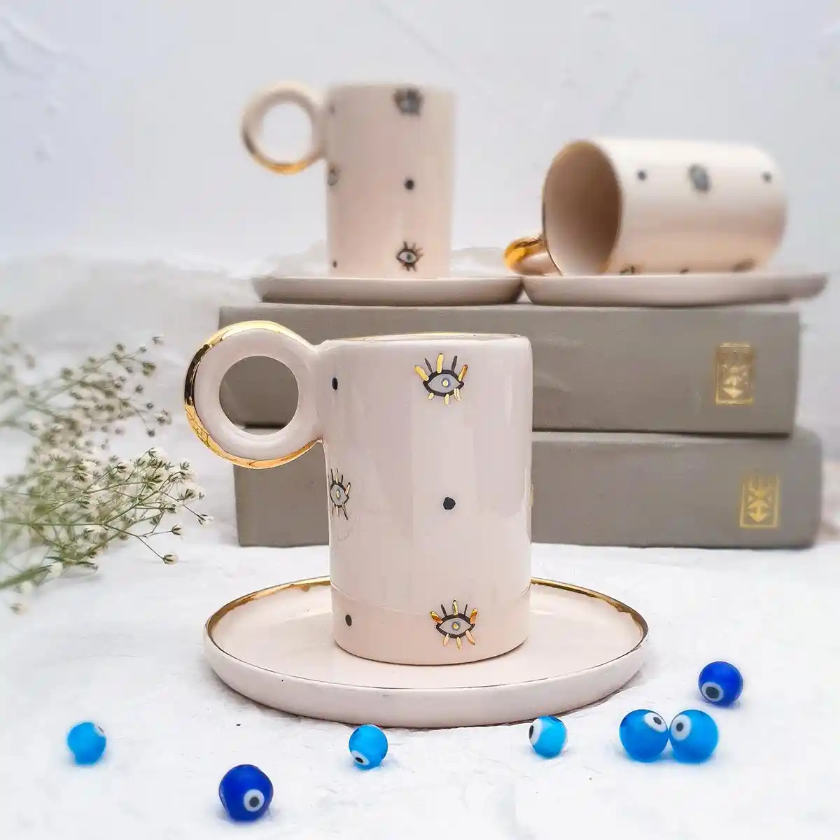 İnce Uzun Kahve Fincanlarıyla Modern ve Şık Dekorasyon Çözümleri