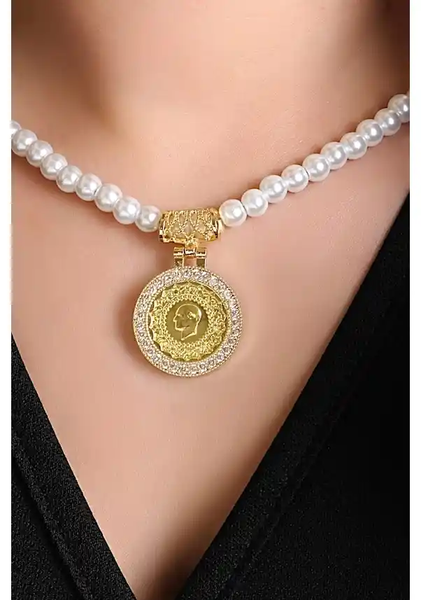 İncili Kolye ve Dekorasyonda Kullanım İpuçlarıyla Zarif Mekanlar Yaratın