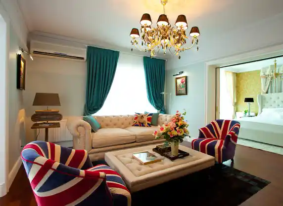 İngiliz Ev Dekorasyonu: Klasik ve Modern Unsurların Uyumuyla Şık Tasarım Rehberi