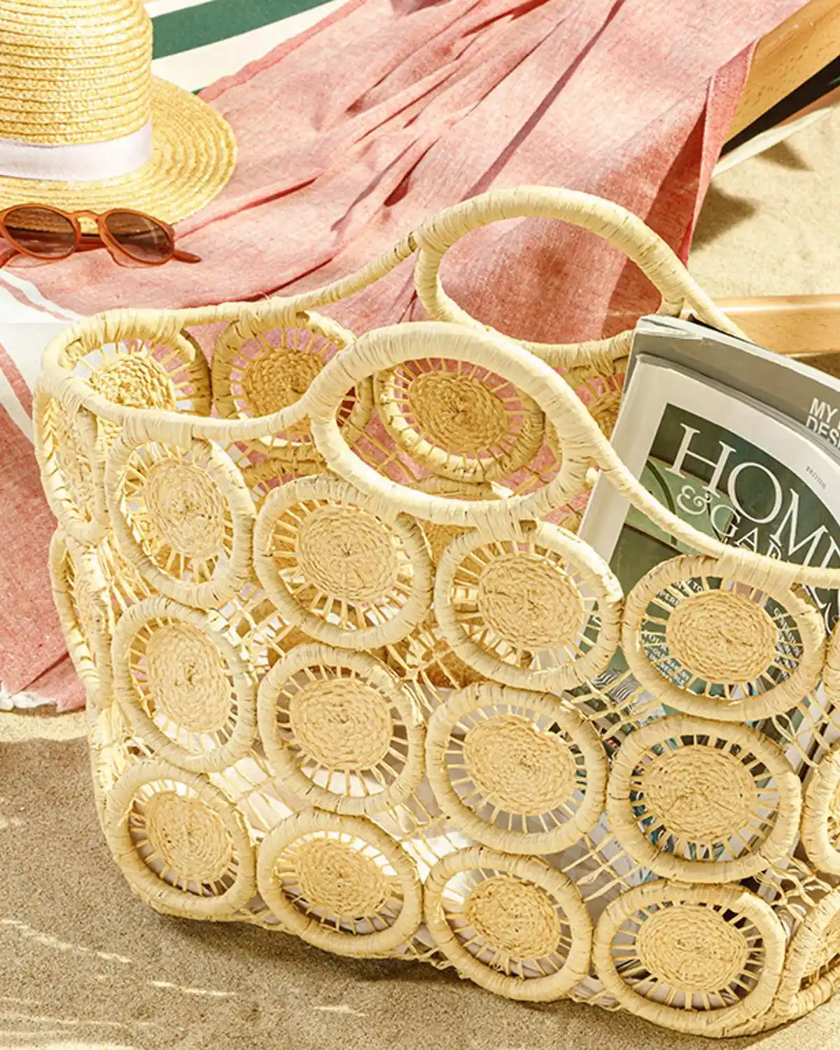 İngiliz Evi Dekorasyonunda Hasır Çanta Kullanımı ve Stil İpuçları