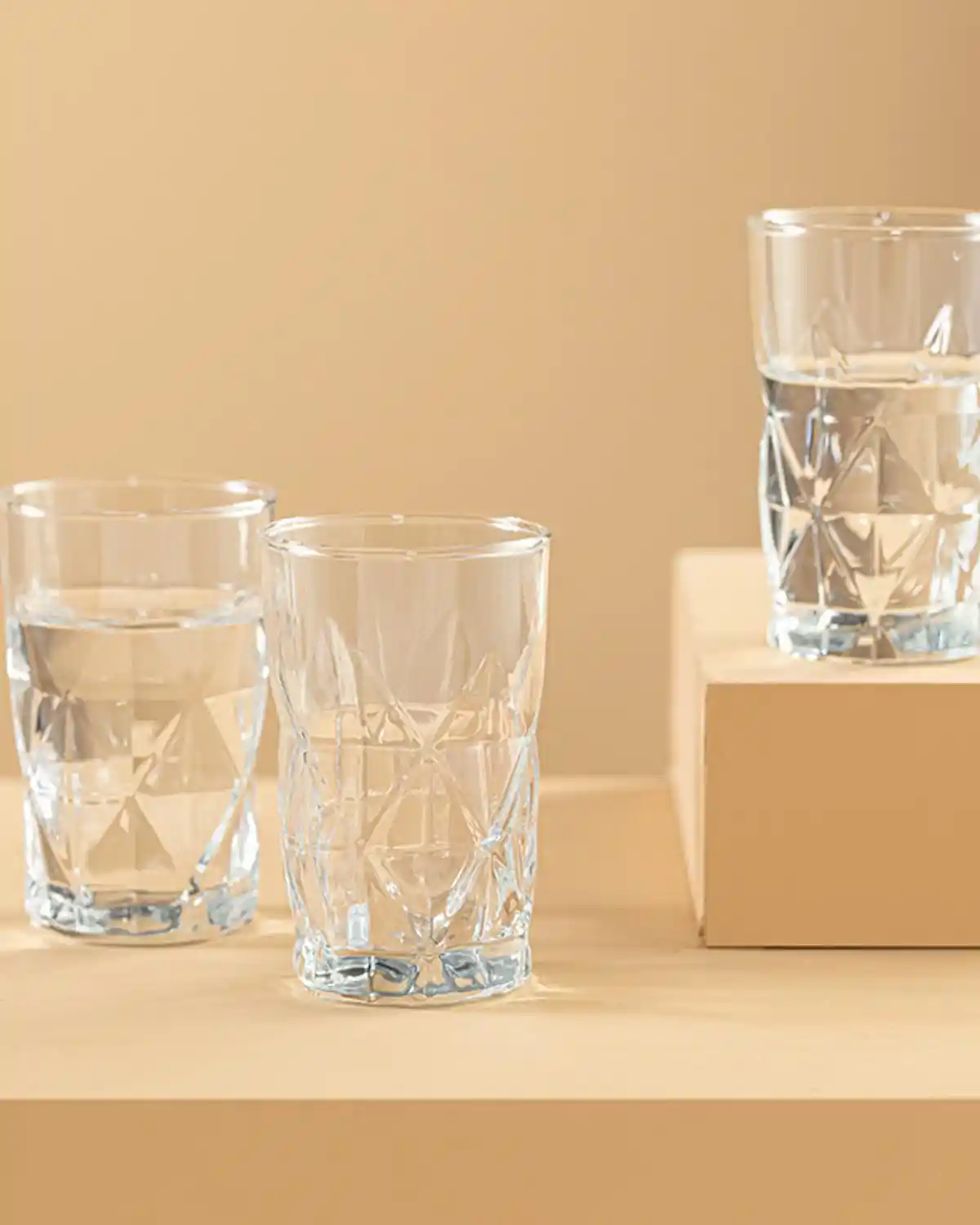 İngiliz Evi’nin Şık ve İşlevsel Kahve Yanı Bardaklarıyla Dekorasyonunuzu Zenginleştirin