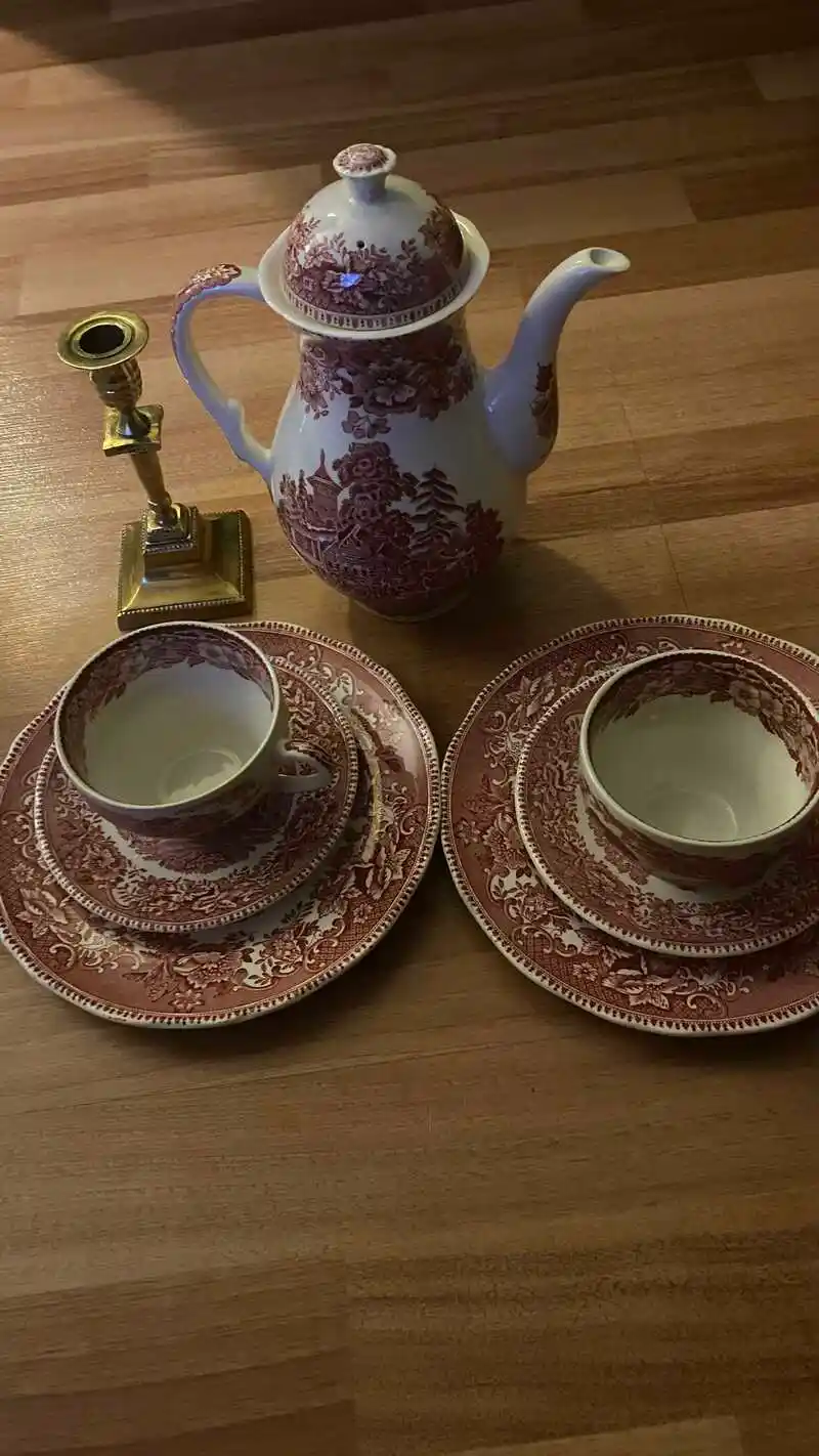 İngiliz Porselen Çay Takımlarıyla Dekorasyonunuza Zarif Dokunuşlar Yapın