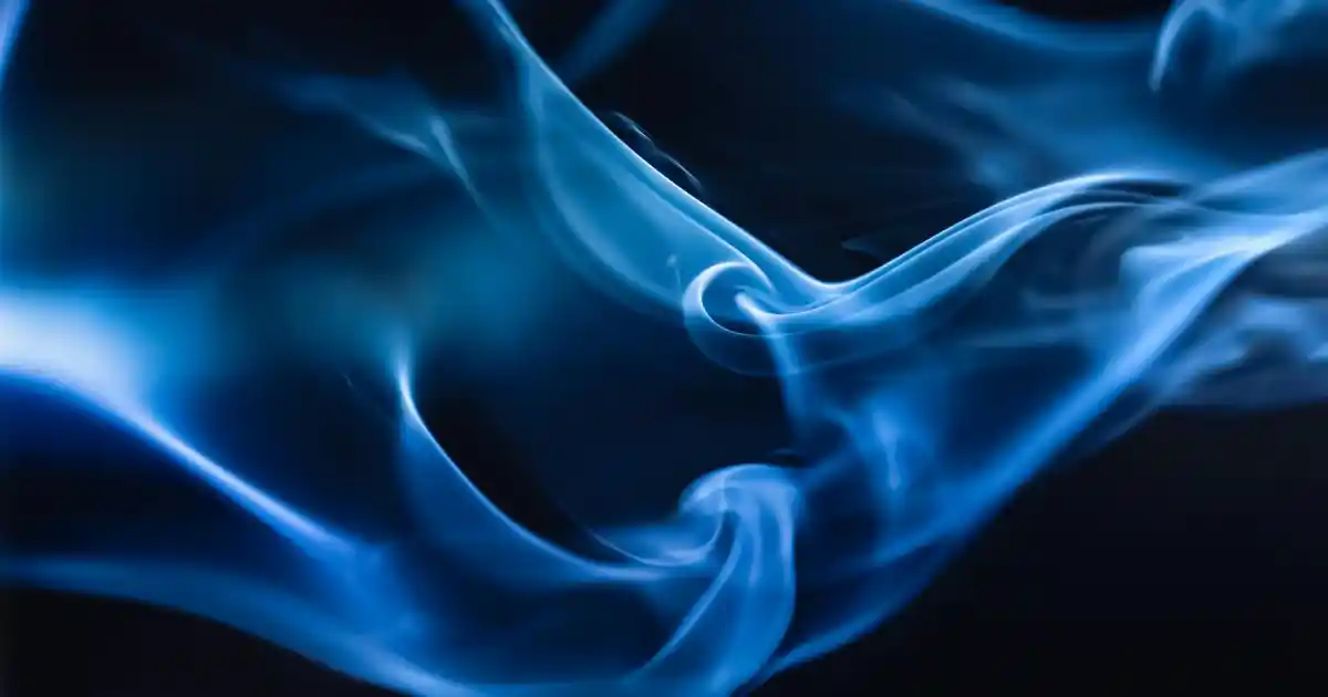 İngiliz Tarzı Cam Vazolar ile Dekorasyonda Zarafet ve Şıklık Sağlama Rehberi