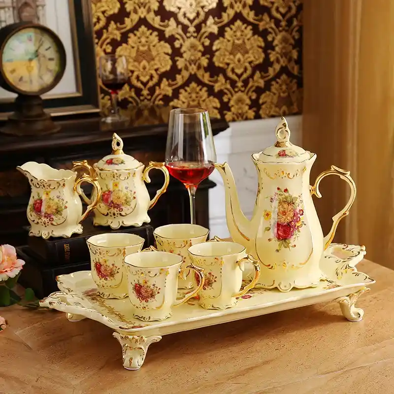 İngiliz Tarzı Çay Fincanı Takımlarıyla Dekorasyonunuza Zarafet Katın