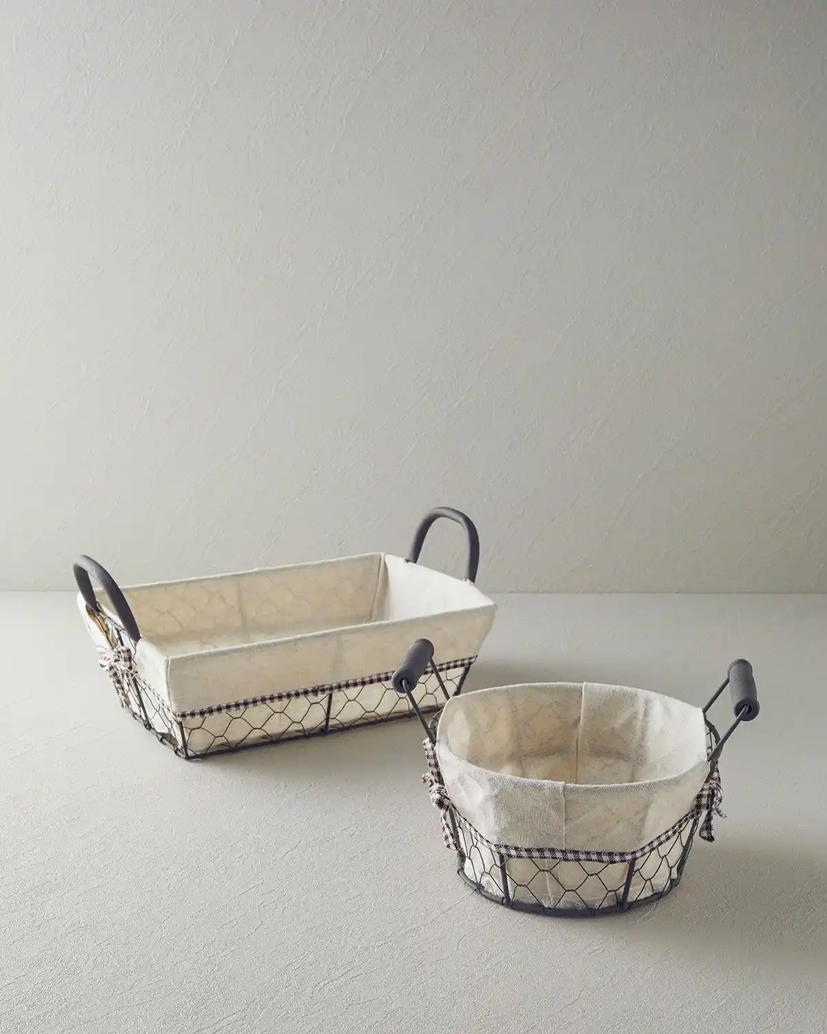 İngiliz Tarzı Ekmek Sepetleri ile Ev Dekorasyonunda Zarif Dokunuşlar