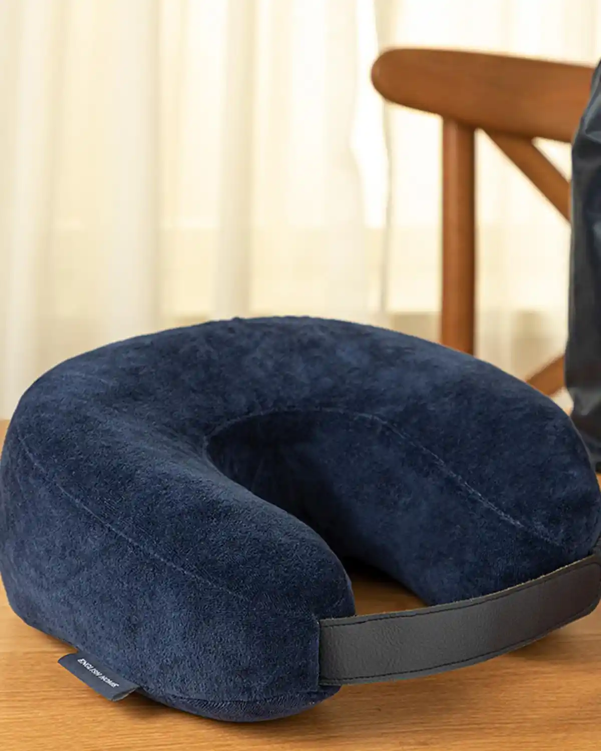 İngiliz Tarzı Ev Boyun Yastığı ile Dekorasyonda Konfor ve Şıklık Sağlayın