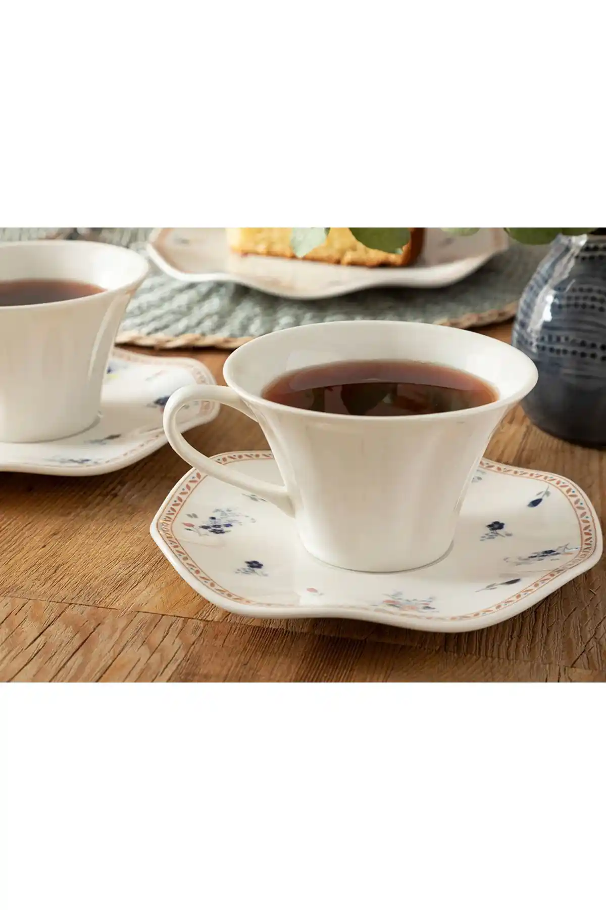 İngiliz Tarzı Ev Dekorasyonunda Galia Çiçeği Kullanımı ve Bakım İpuçları