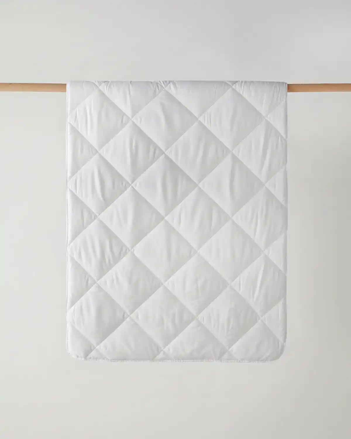 İngiliz Tarzı Ev Dekorasyonunda Polar Yorganın Rolü ve Sıcaklık Sağlama Özellikleri