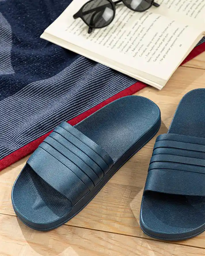 İngiliz Tarzı Ev Dekorasyonunda Rahatlık ve Şıklık İçin Terlik Seçenekleri