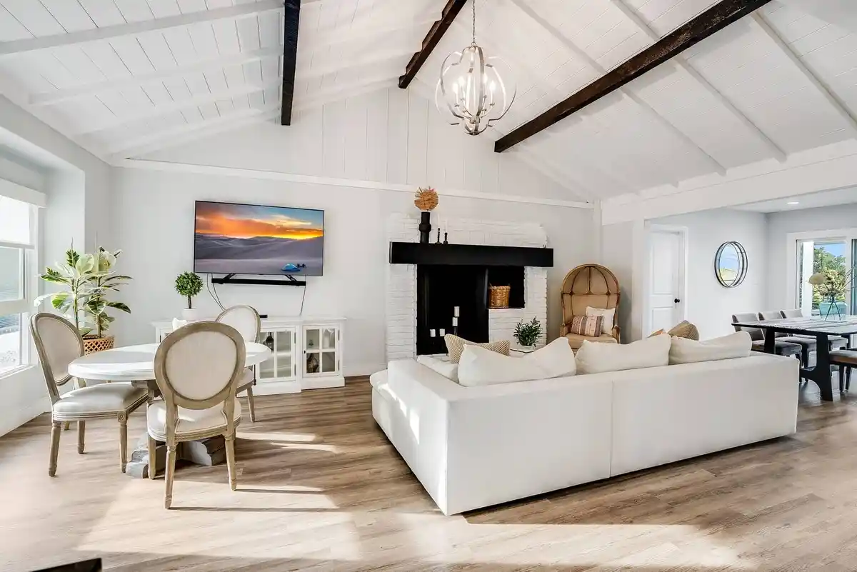 İngiliz Tarzı Ev Dekorasyonunda Şık ve Fonksiyonel Kulp Seçenekleri