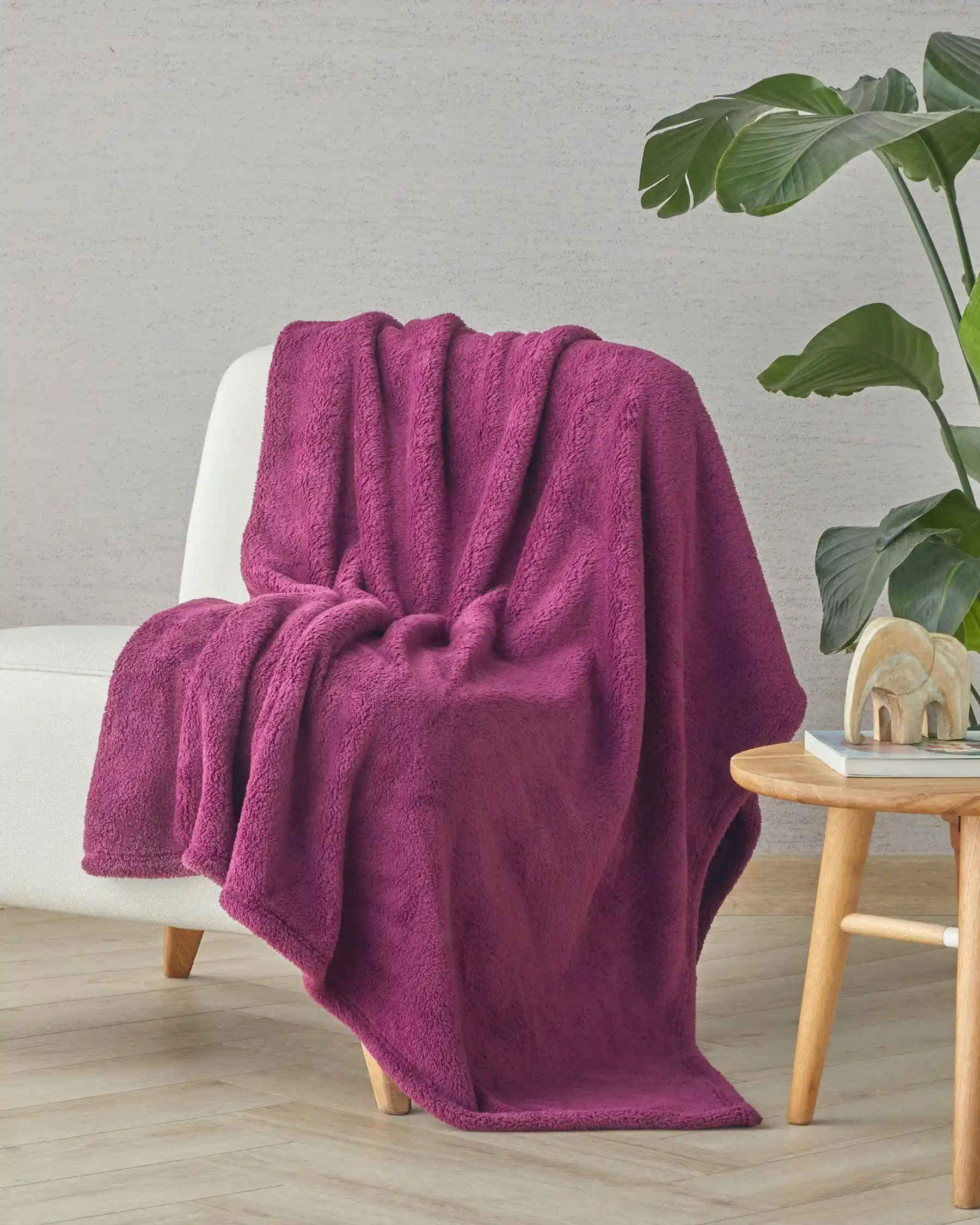 İngiliz Tarzı Ev Dekorasyonunda TV Battaniyesinin Estetik ve Pratik Rolü