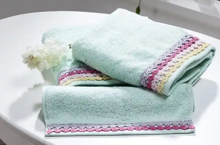 İngiliz Tarzı Ev Havlusu Dekorasyonunda Şıklık ve Fonksiyonellik Nasıl Yakalanır