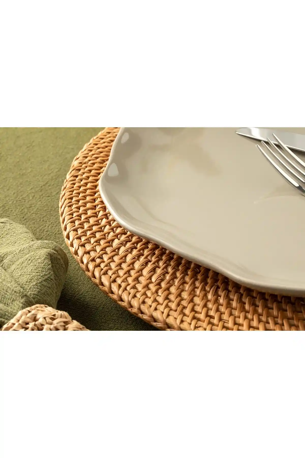 İngiliz Tarzı Ev Servis Tabağı ile Sofralarınıza Zarafet Katın