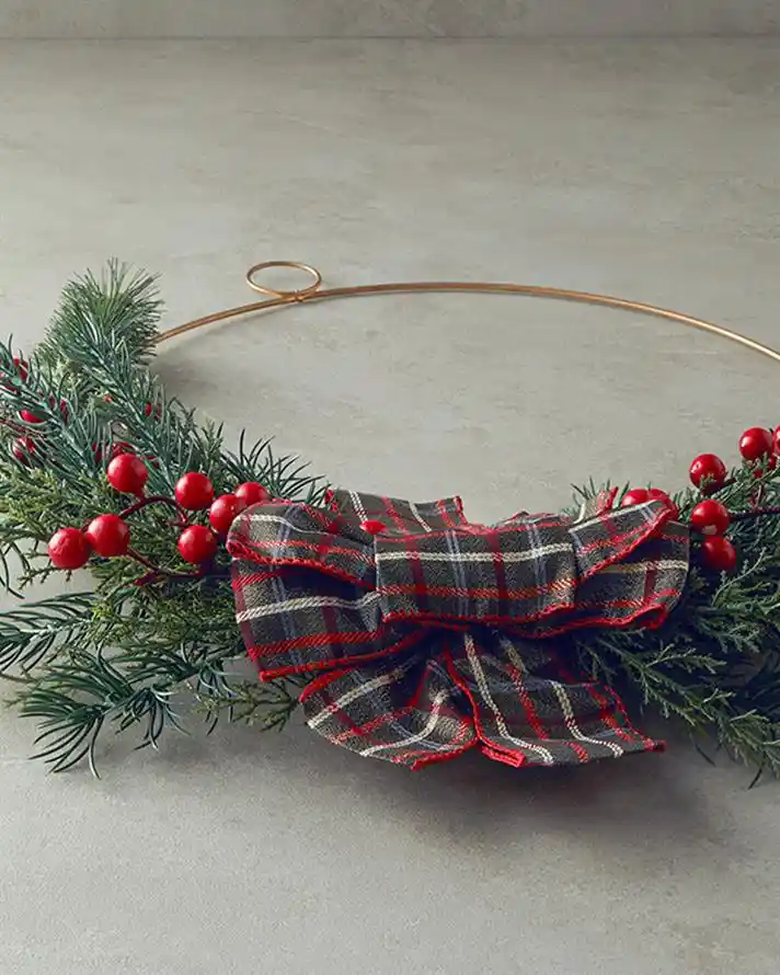 İngiliz Tarzı Kapı Süsleri ile Evinize Zarif ve Şık Dokunuşlar Ekleyin