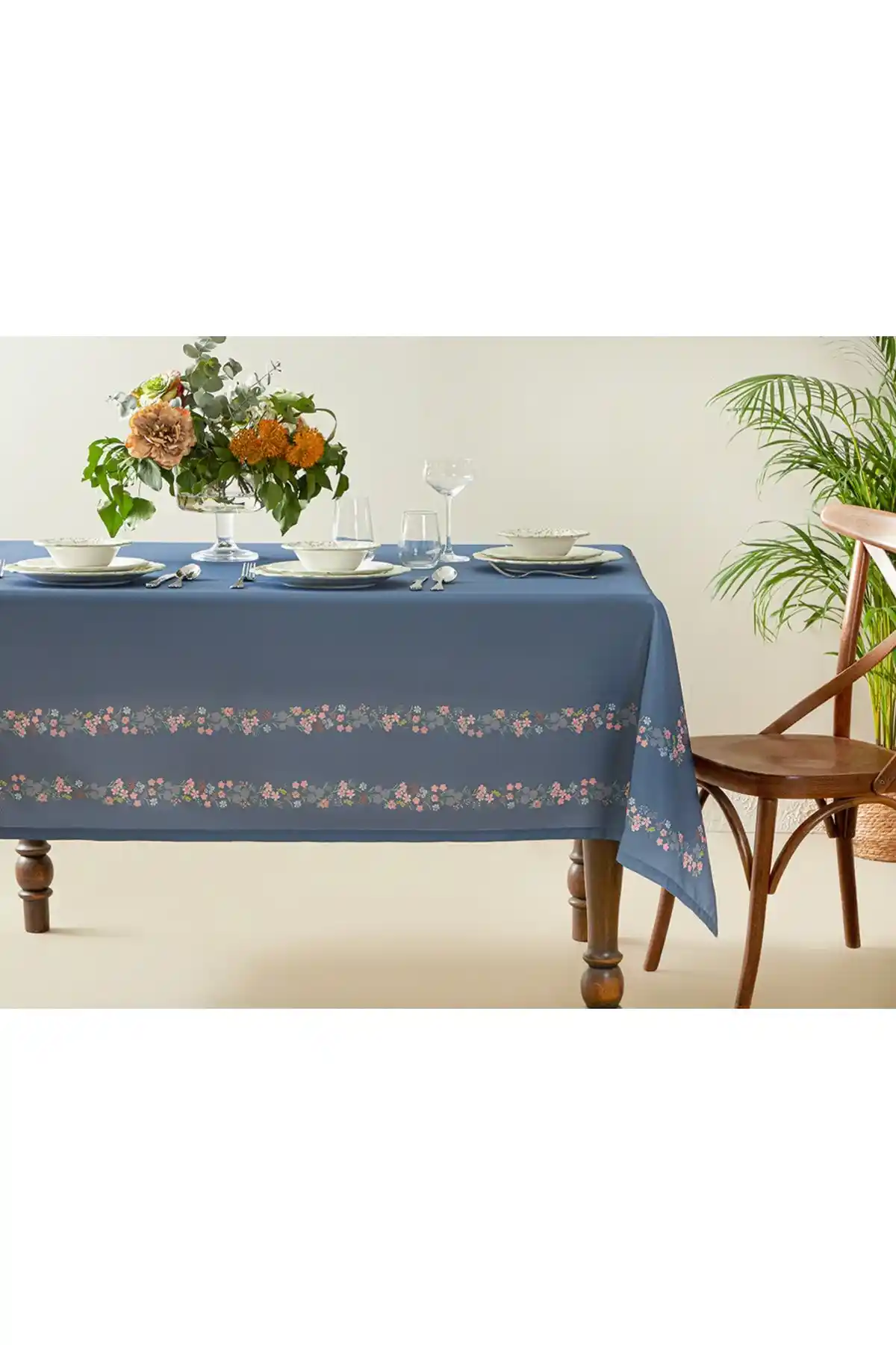 İngiliz Tarzı Masa Örtüleri ve Dekorasyonda Şıklık İçin En İyi Seçenekler