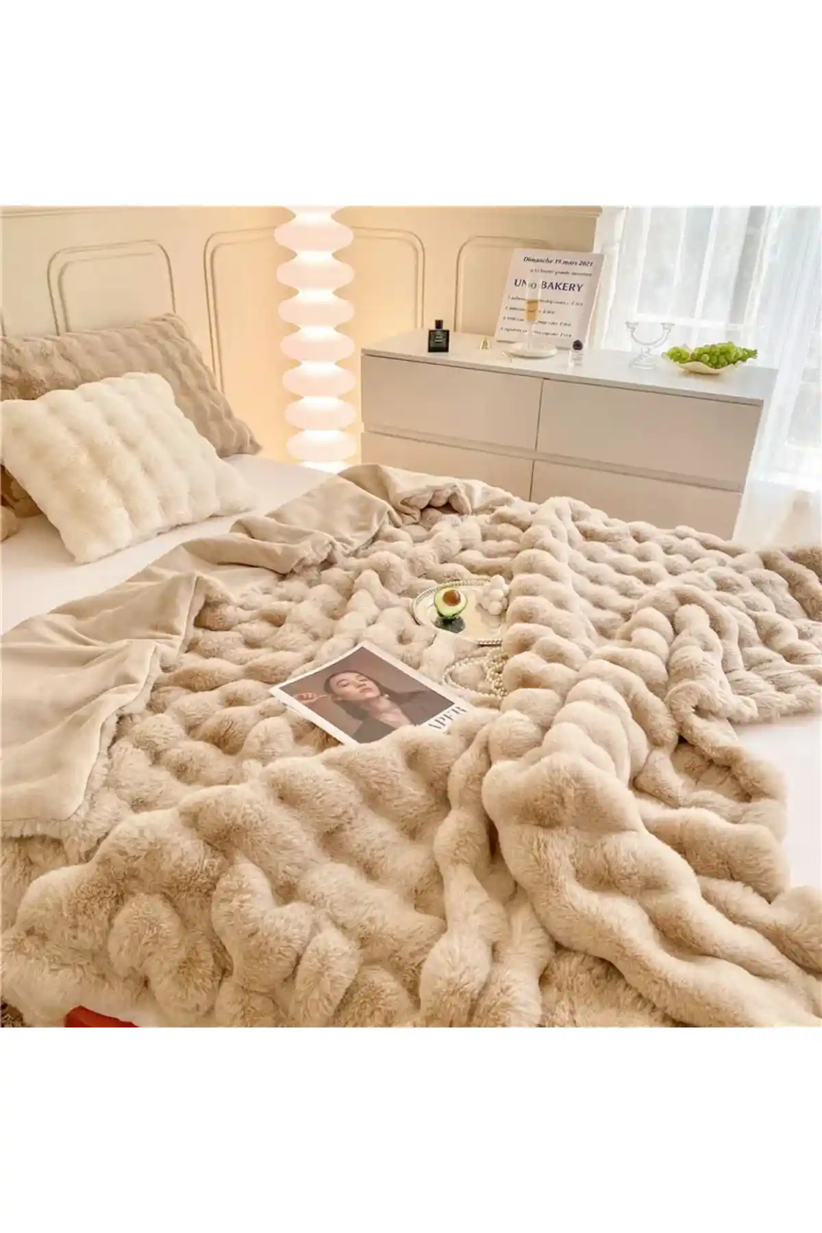 İngiliz Tarzı Peluş Battaniyelerle Ev Dekorasyonunda Sıcaklık ve Şıklık Yaratmanın Yolları