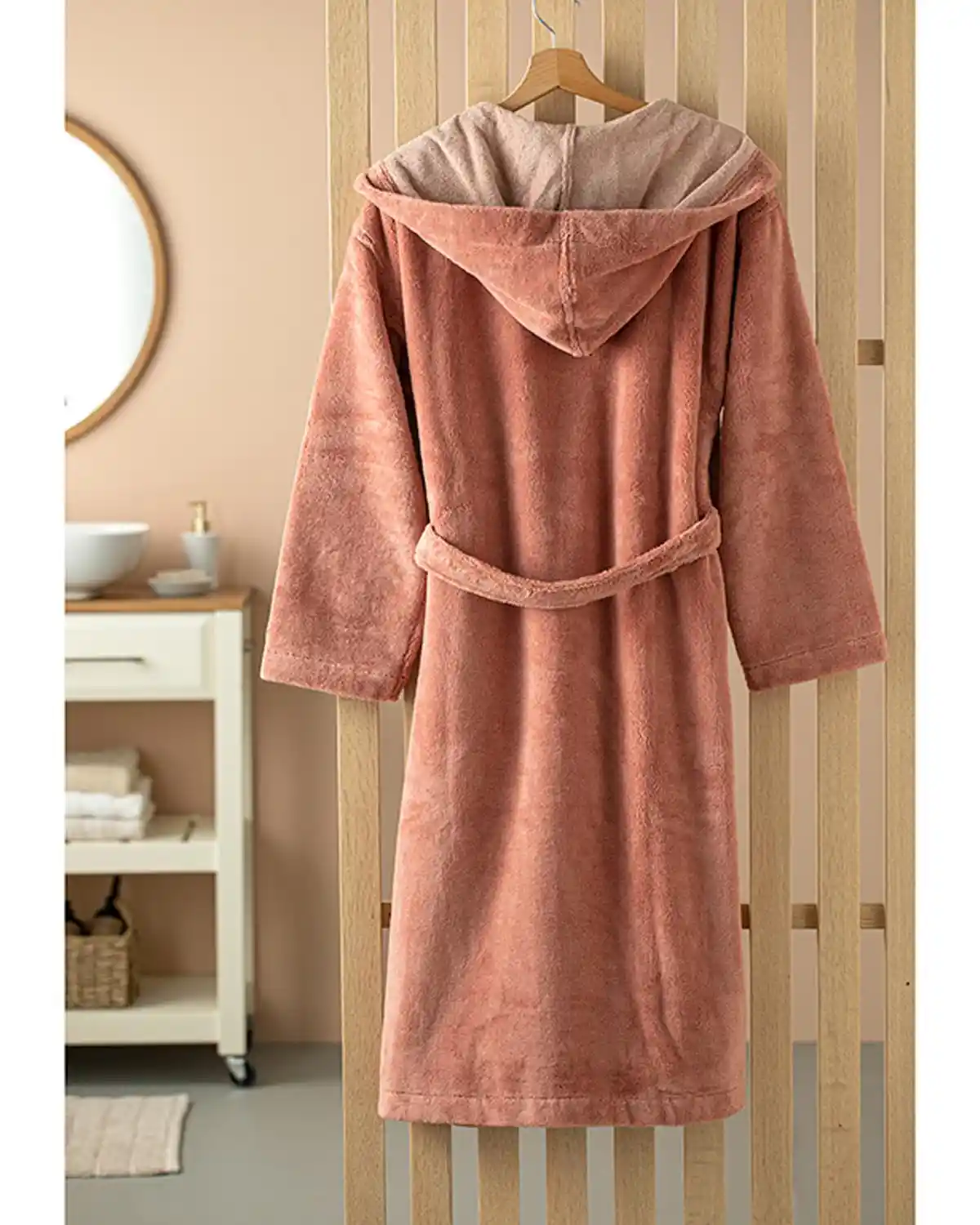 İngiliz Tarzında Bebek Bornozlarıyla Ev Dekorasyonunda Şıklık ve İşlevsellik