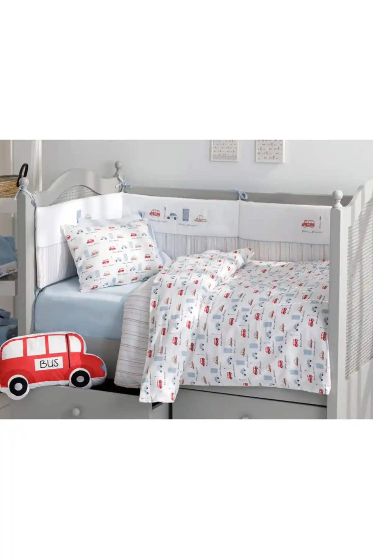 İngiliz Tarzında Bebek Odası Dekorasyonu: Şıklık ve Fonksiyonelliğin Buluşması