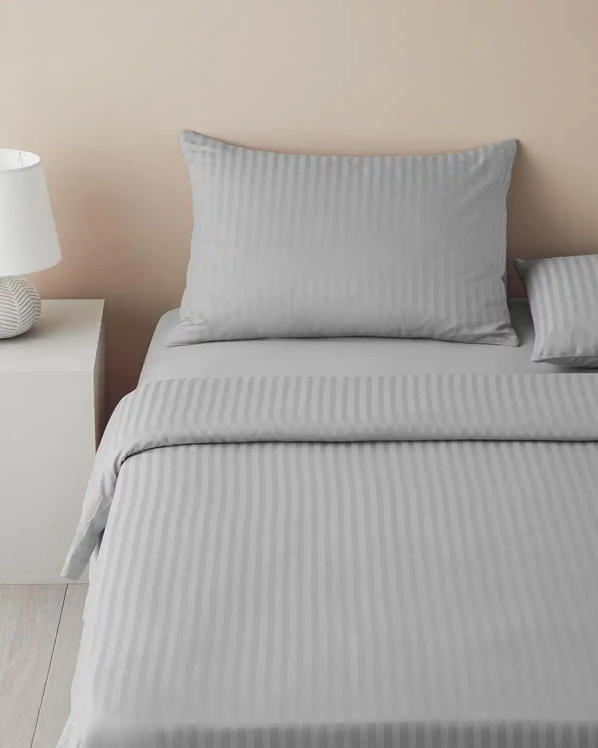 İngilizce Ev Dekorasyonunda Şeffaf ve Zarif Kristal İpeksi Twill Çift Kişilik Nevresim Takımı