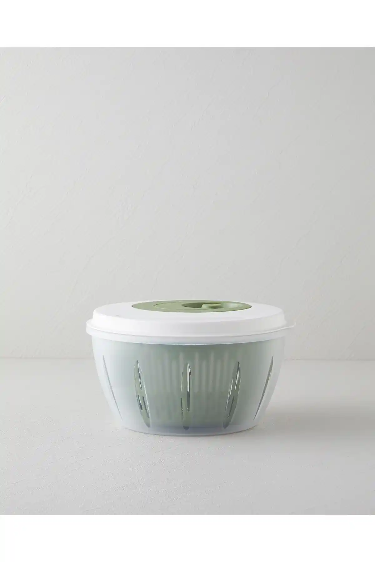 İngilizce Ev Salata Kurutucu ile Mutfakta Hem Fonksiyon Hem Estetik Sağlayın