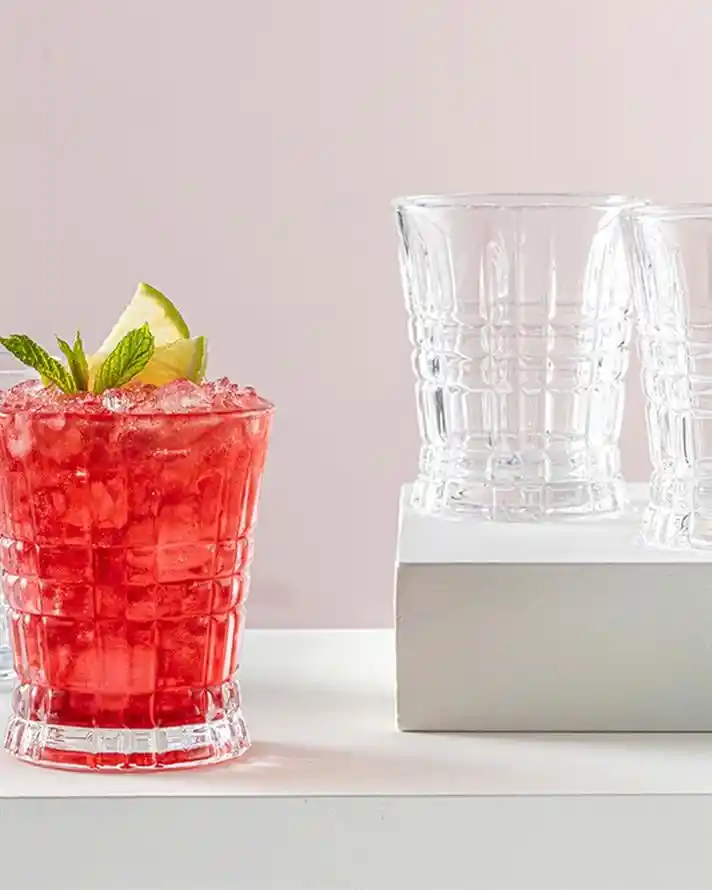 İngilizce Evlerde Şık ve Fonksiyonel Meşrubat Bardakları Seçimi Rehberi