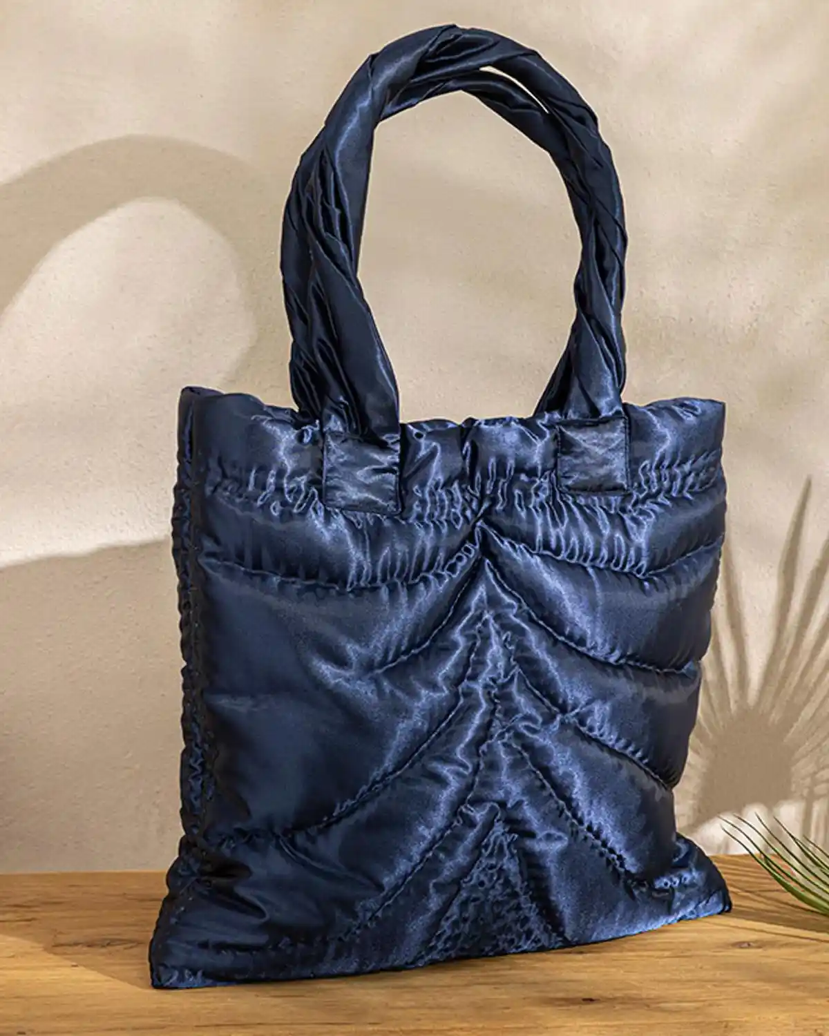 İngilizce Home Çanta Koleksiyonu ile Dekorasyon ve Fonksiyonellik Bir Arada