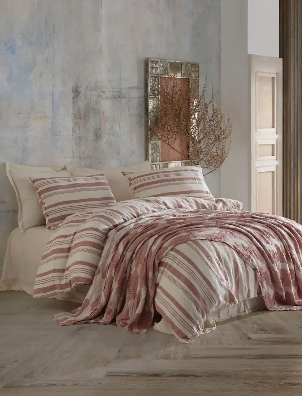 Irina Home Pike Takımı ile Ev Dekorasyonunda Şıklık ve Konforun Uyumunu Yakalayın