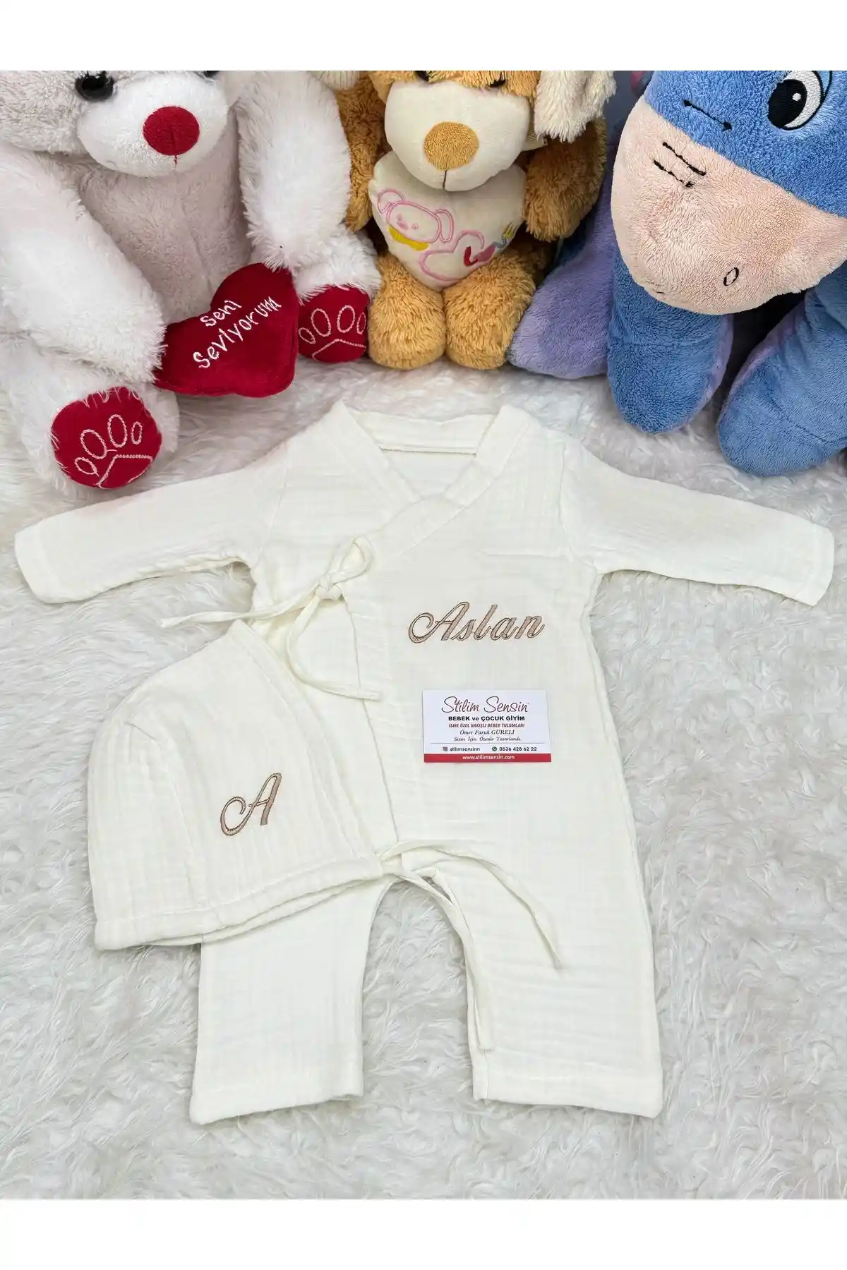 İsim Yazılı Hastane Çıkışlarının Dekorasyonda İşlevsellik ve Estetiğin Buluşması